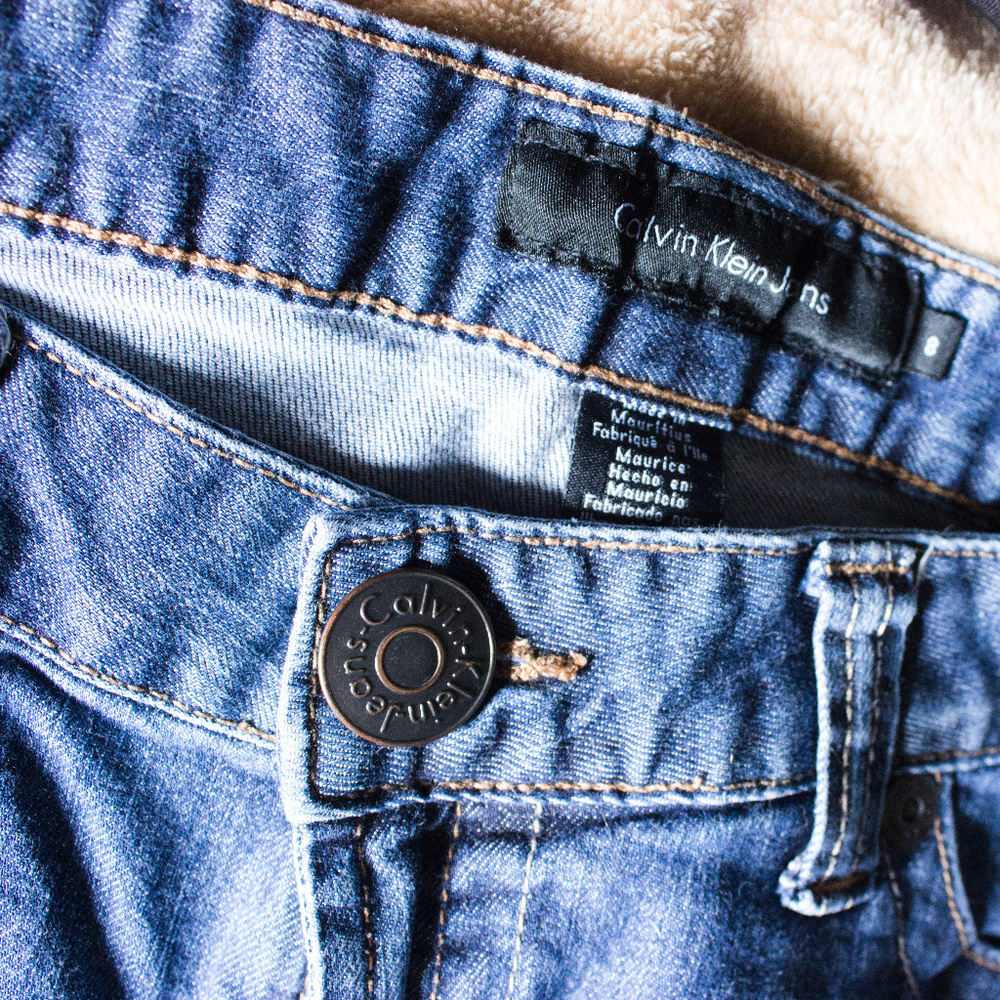 2/$20 Calvin Klein Jeans Denim Bermuda Capri Short - Picture 5 of 8